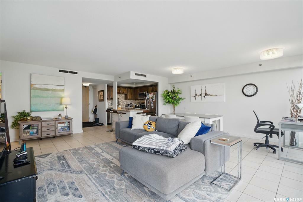 Property Photo: 315 5th Avenue N 1401 SK S7K 5Z8