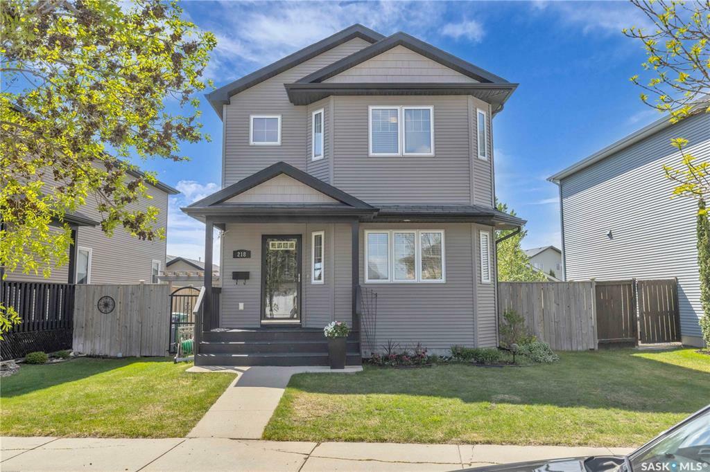 Property Photo: 218 Willowgrove Boulevard SK S7W 1A2