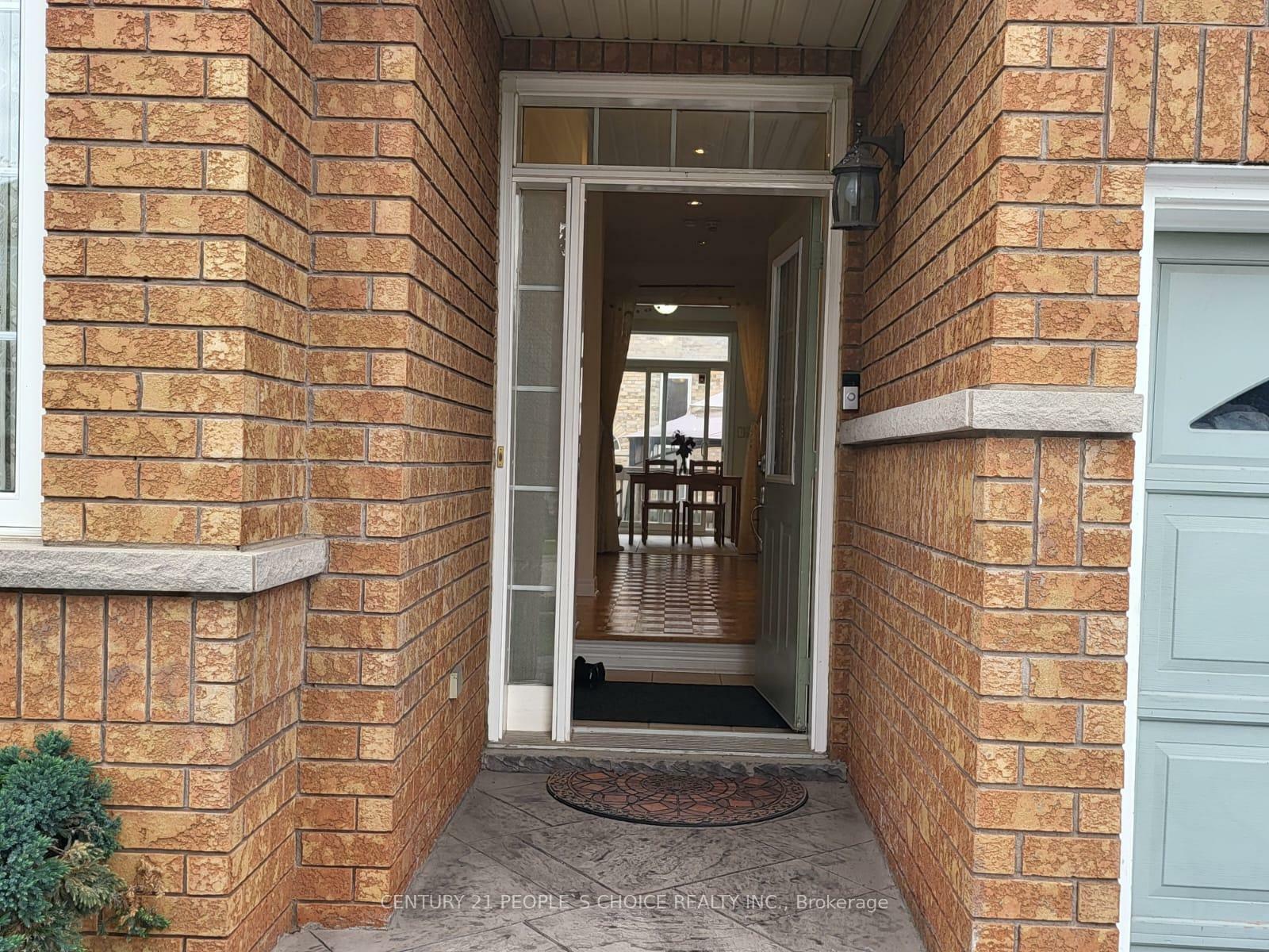 Property Photo: 5658 Freshwater Drive Main/Upper Level ON L5M 7G1