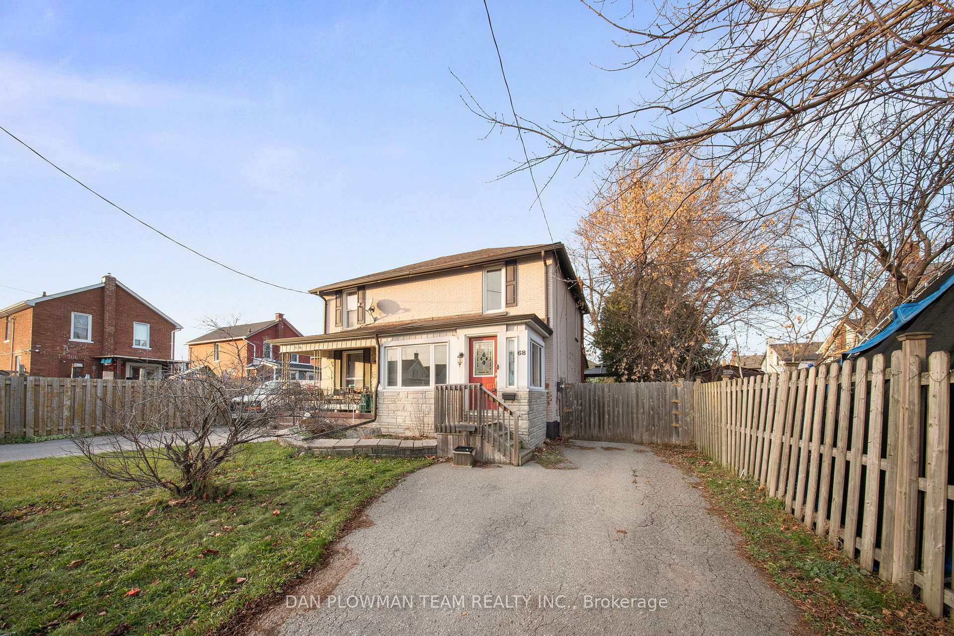 Property Photo: 68 Third Avenue ON L1H 3A5