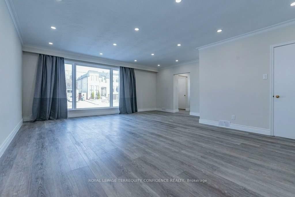 Property Photo: 219 Betty Ann Drive ON M2R 1A6