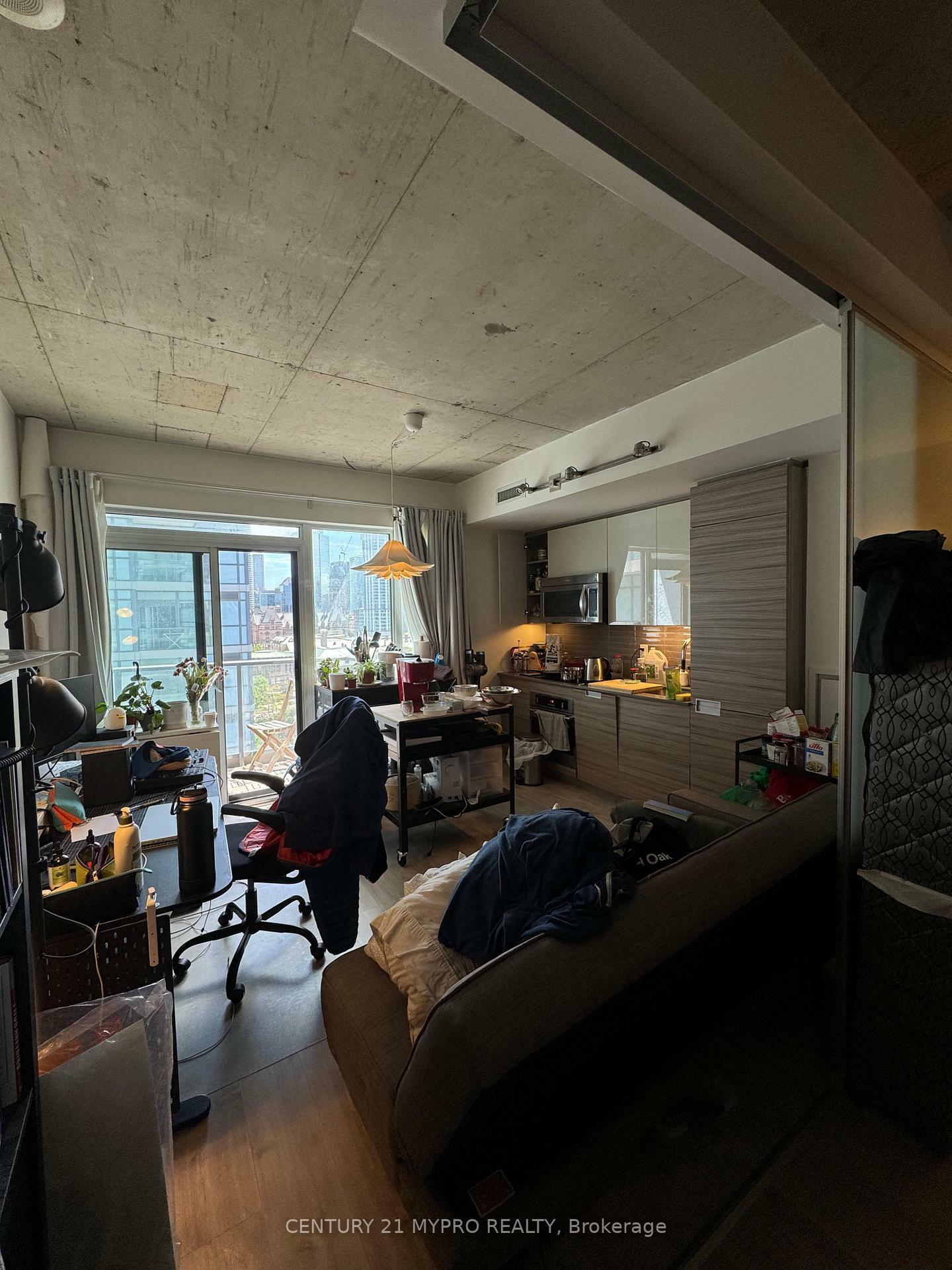 Property Photo: 210 Simcoe Street 1103 ON M5T 0A9
