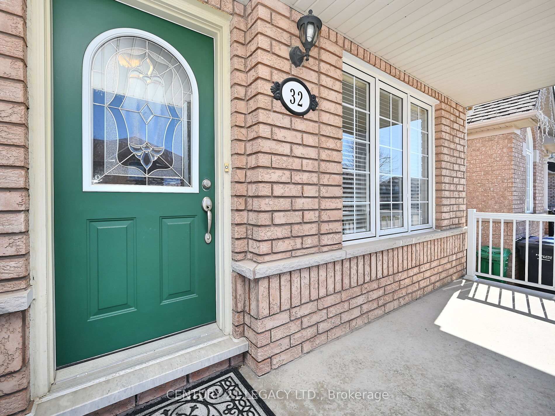 Property Photo: 32 Bluewater Crescent ON L7A 2H1
