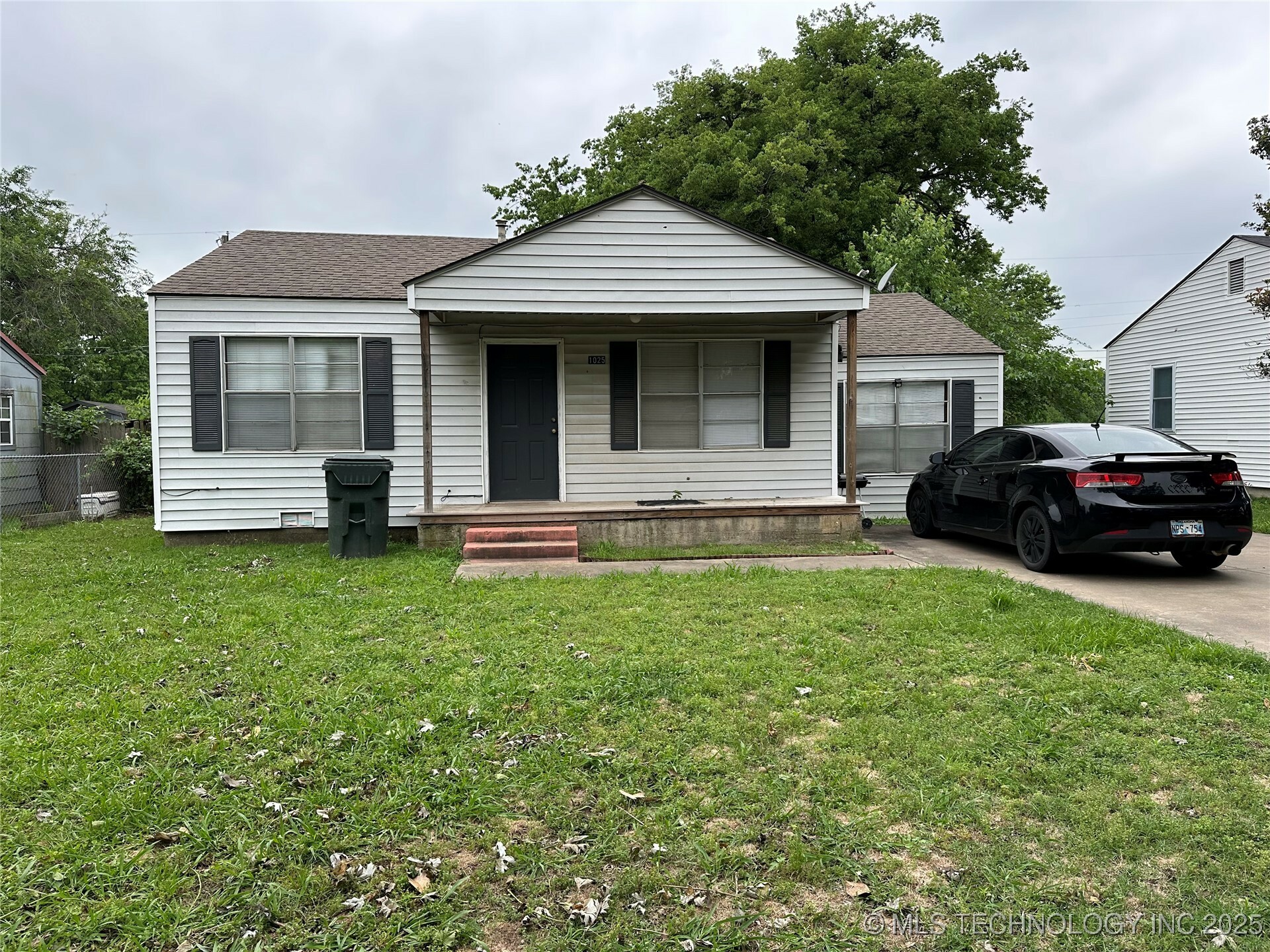 Property Photo: 1025 W Aberdeen Street OK 74403
