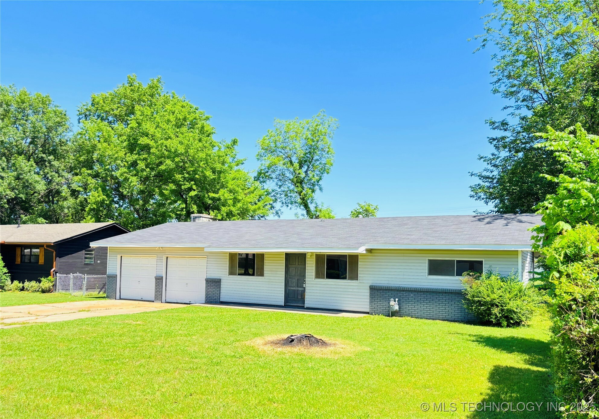 Property Photo: 1107 SE 5th Street OK 74467