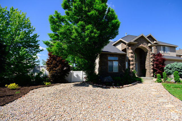 Property Photo: 2763 N Hills Dr UT 84040