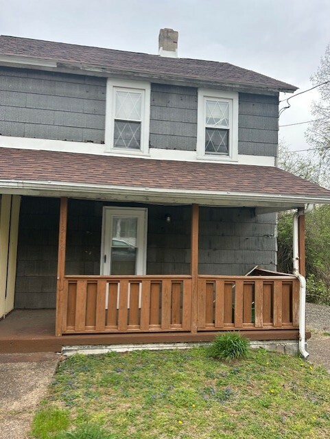 Property Photo: 1318 Macarthur Dr PA 15076