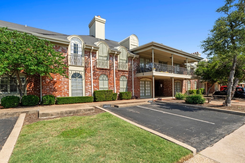 Property Photo: 7920 Rockwood Lane 232 TX 78757