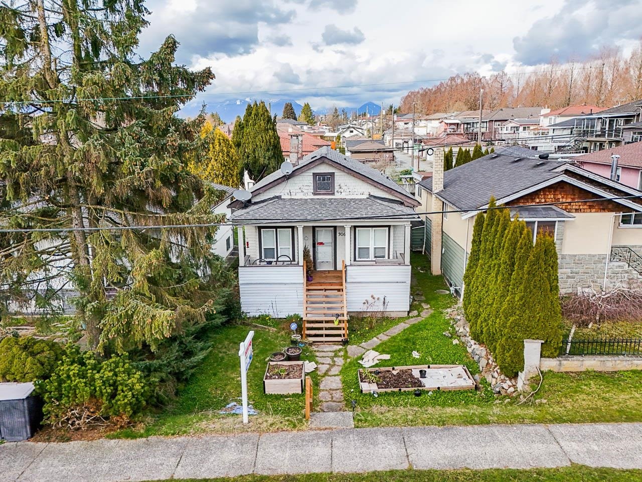 Property Photo: 3065 E 45th Avenue BC V5R 3C8