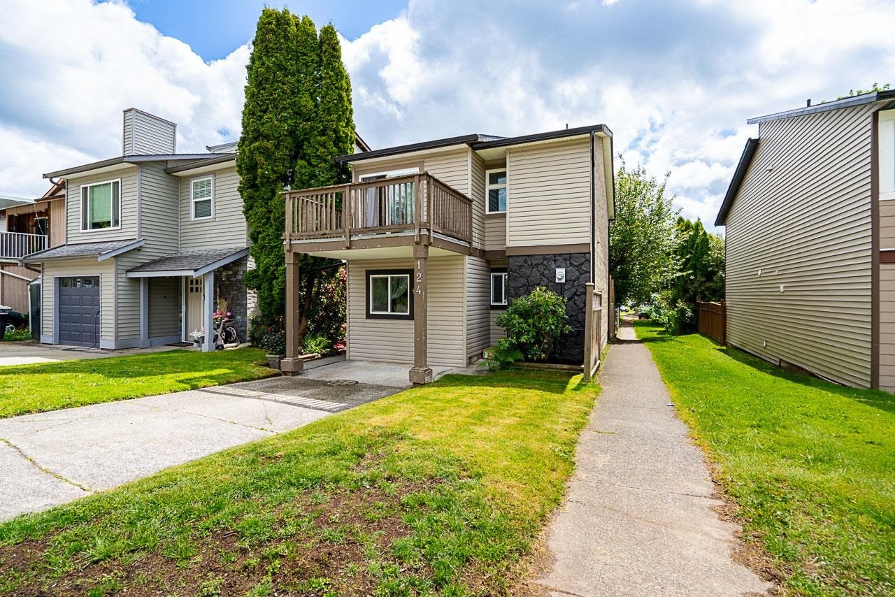 Property Photo: 124 Springfield Drive BC V4W 3K8