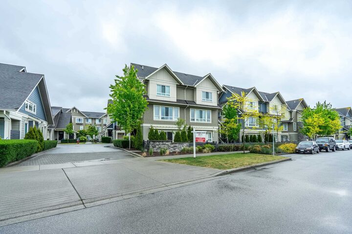 Property Photo: 1816 Osprey Drive 203 BC V4M 0B8
