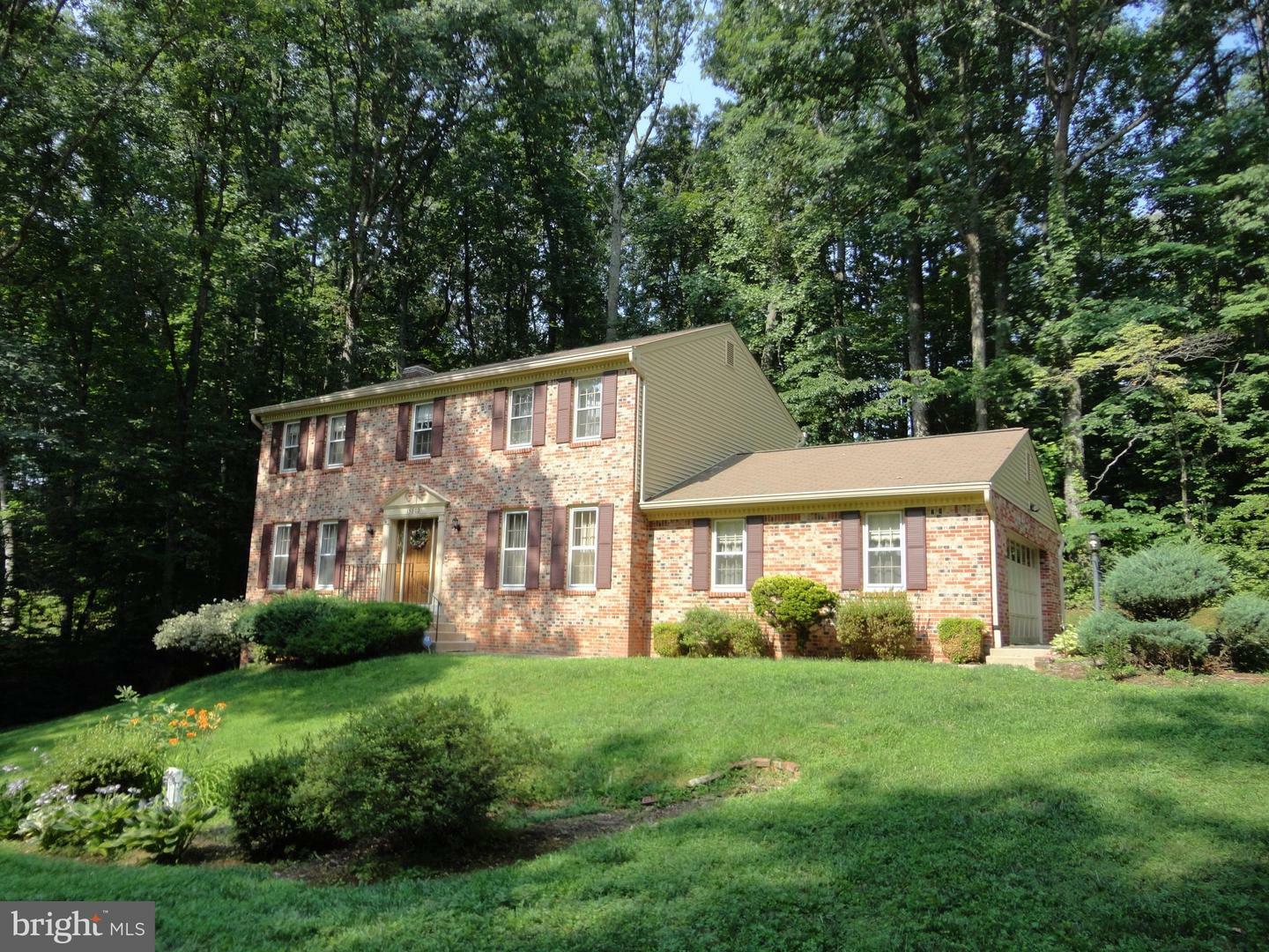 Property Photo: 15802 Marlington Drive VA 22025