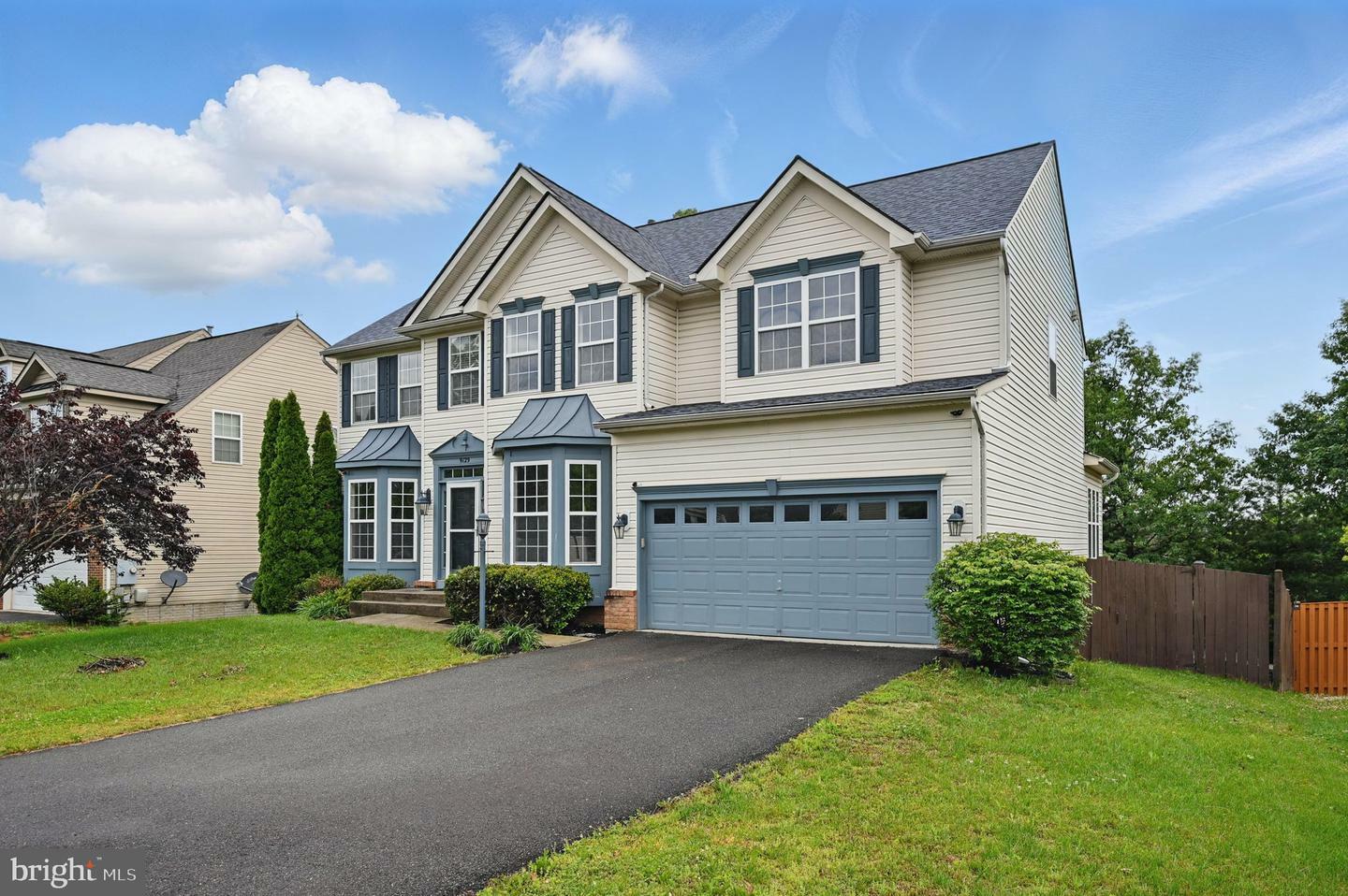Property Photo: 9129 Autumn Glory Lane VA 20136