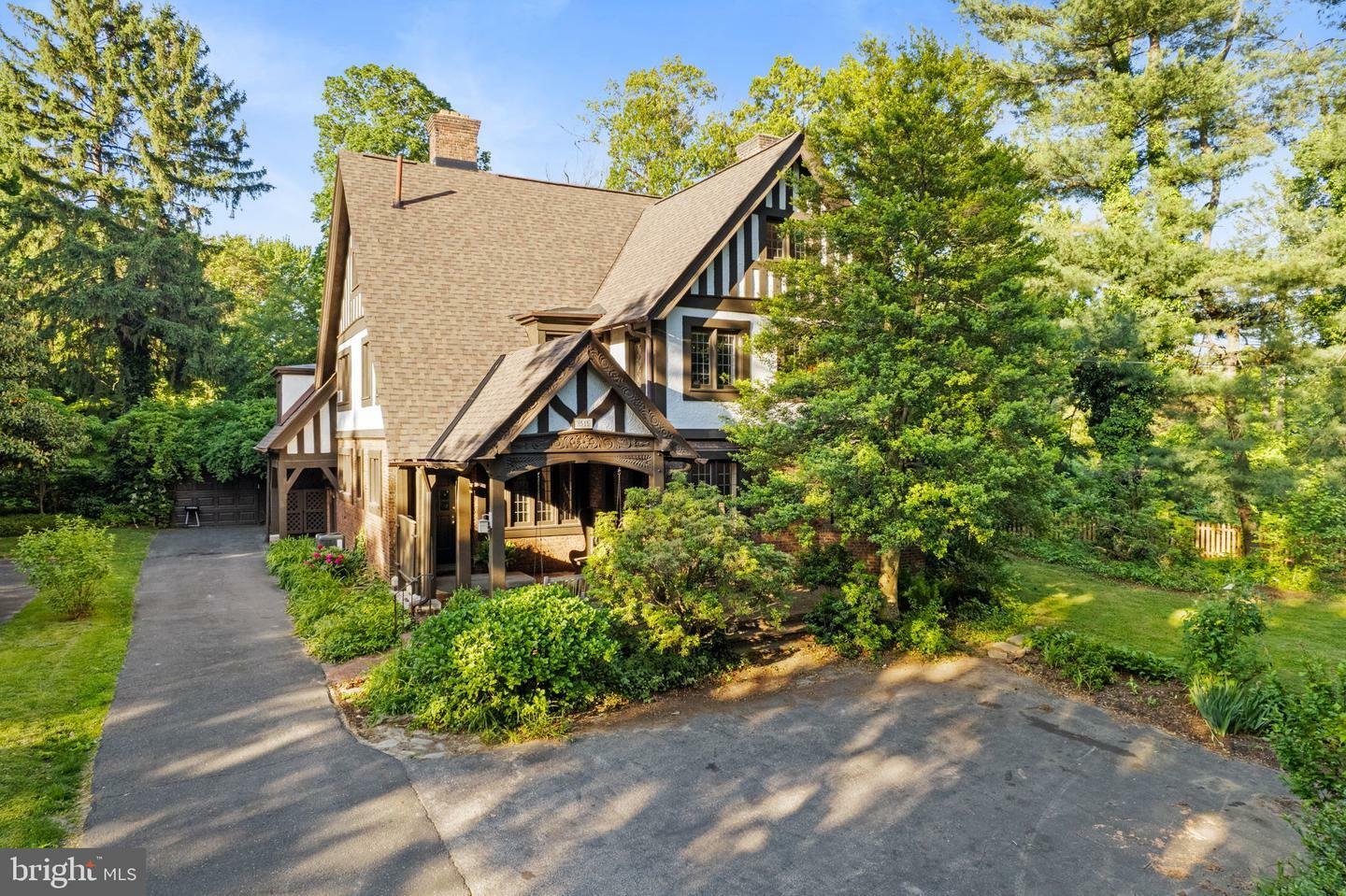 Property Photo:  8515 Seminole Street  PA 19118 