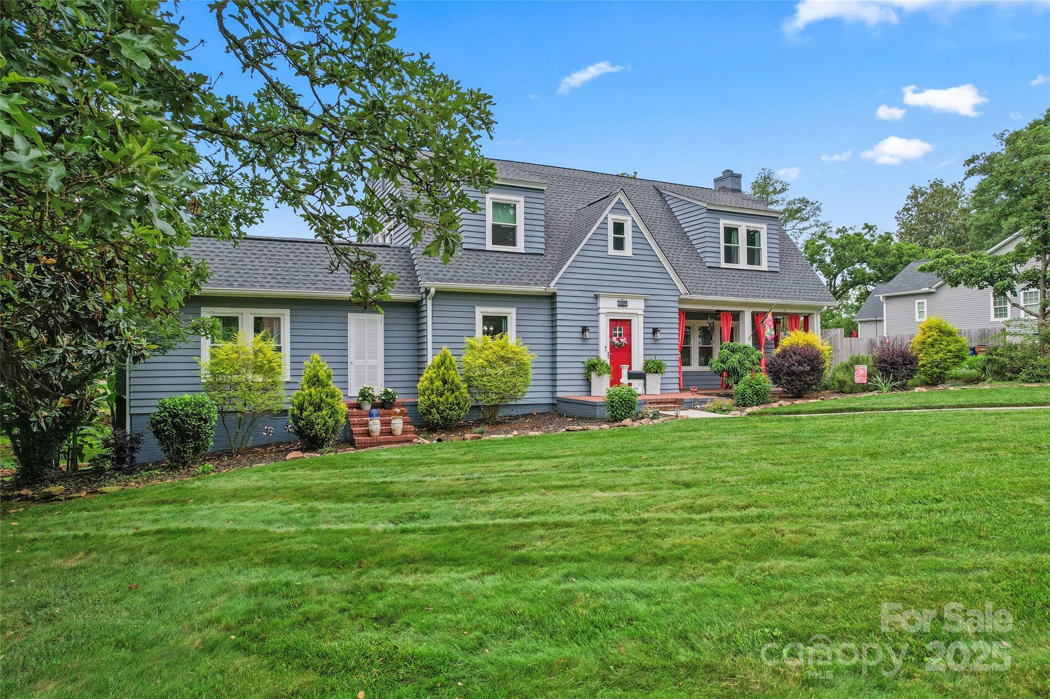 Property Photo: 509 N Oak Street NC 28092