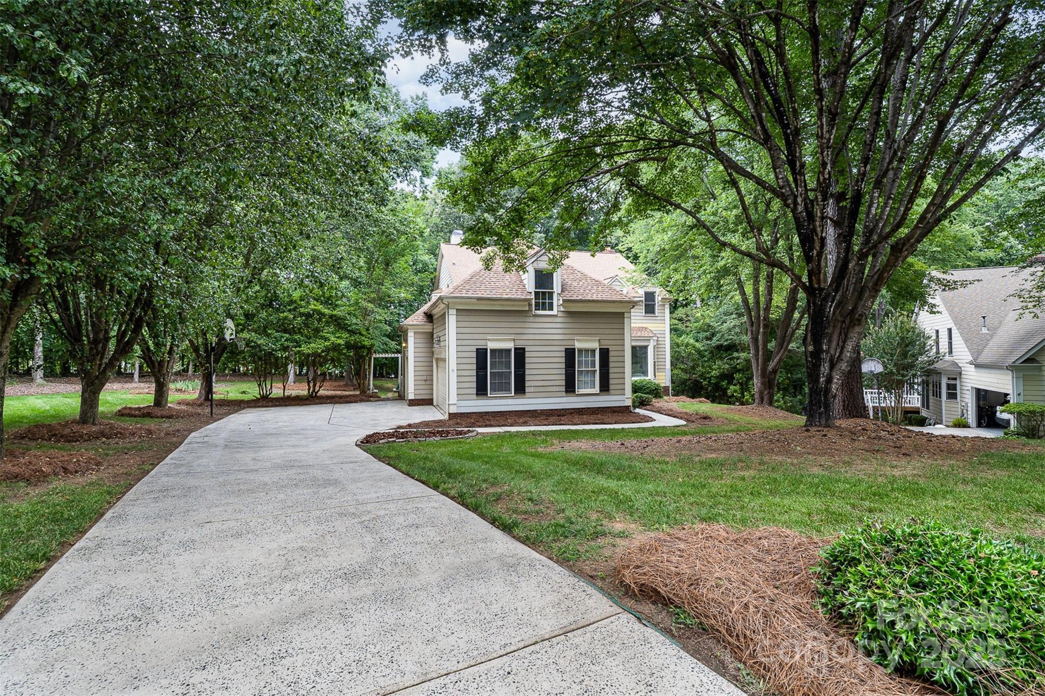 Property Photo: 4716 Heatherton Place NC 28270