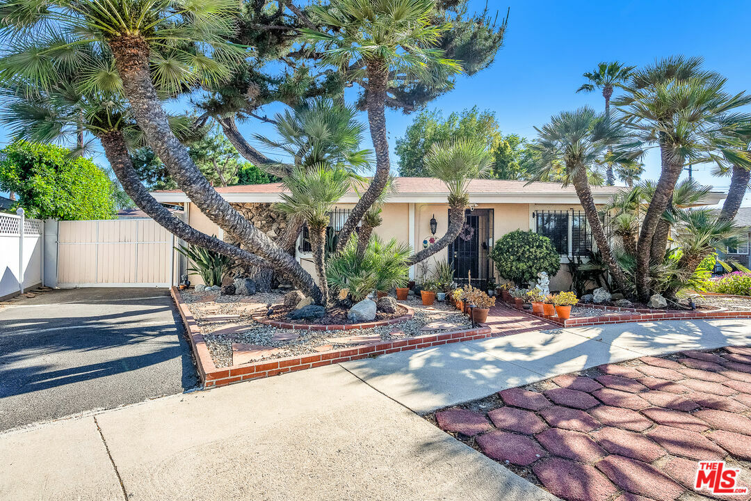 Property Photo: 13016 Stagg St CA 91605