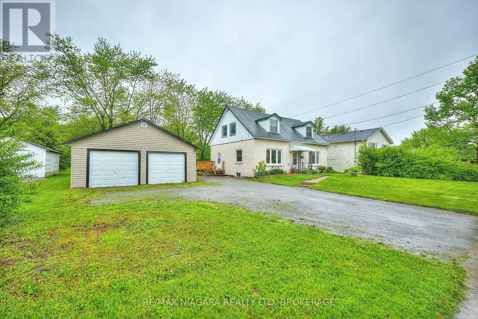 Property Photo:  865 Crescent Road  ON L2A 4R5 