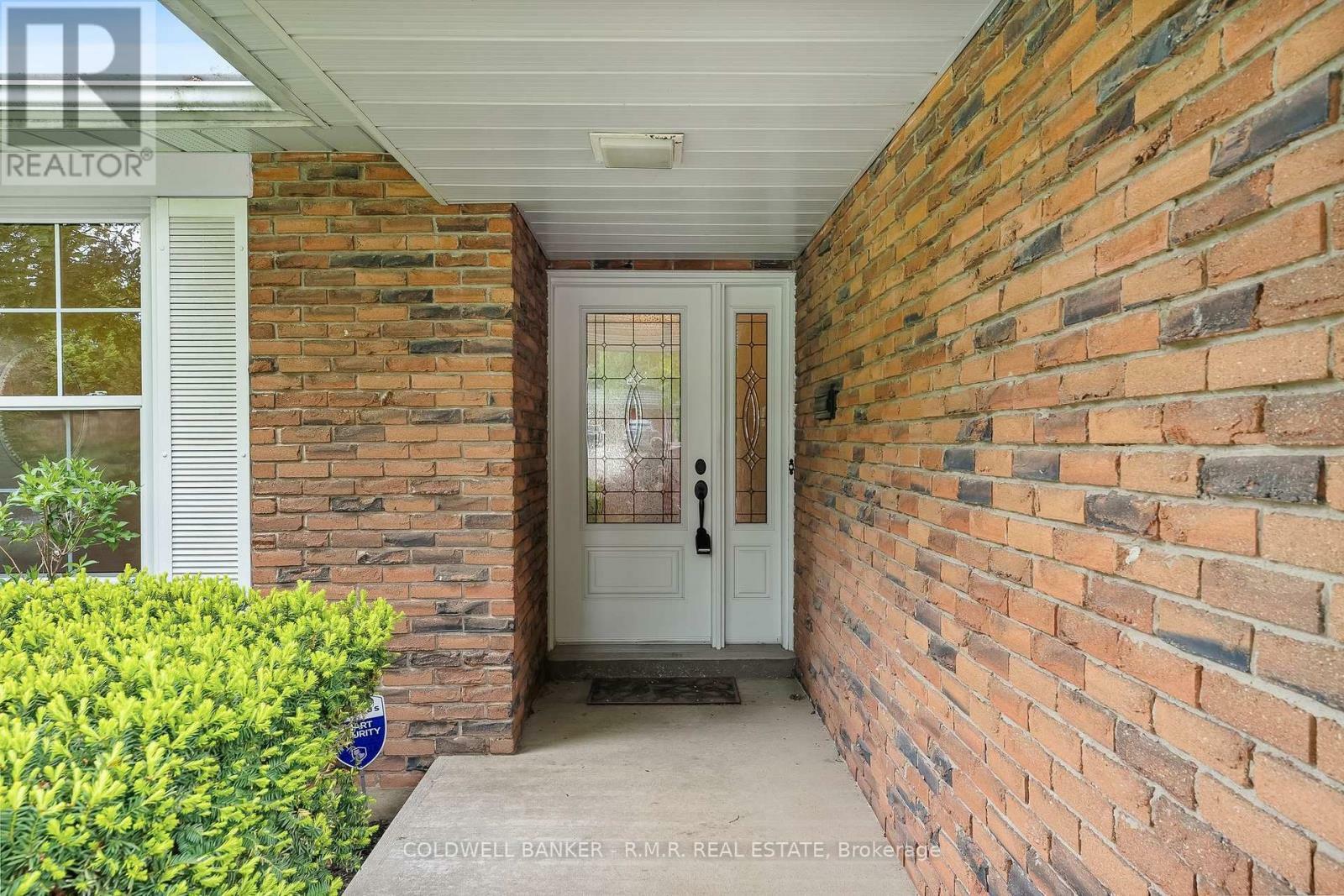 Photo de la propriété: 922 Wyldewood Drive ON L1G 4G1