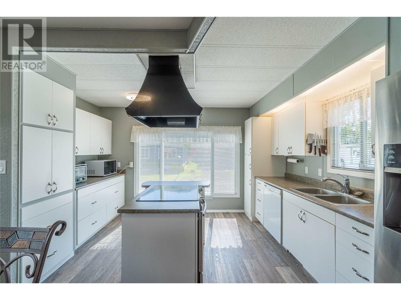 Property Photo: 2400 Oakdale Way 27 BC V2B 6W7