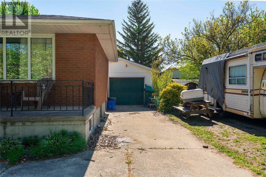 Property Photo:  1112 Hagle Street  ON N7V 4B1 