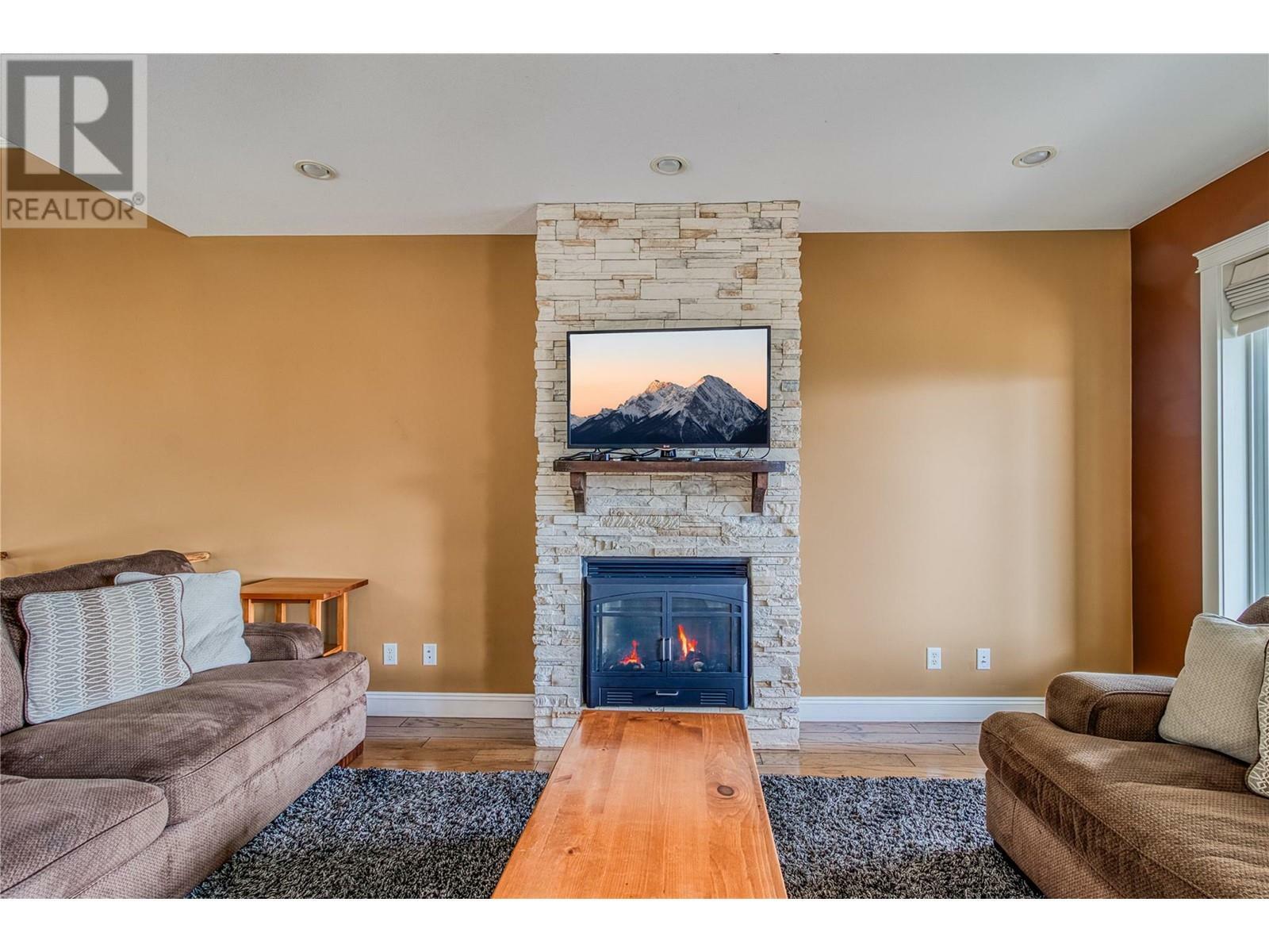 Property Photo: 1084 Hume Avenue BC V1P 1P2