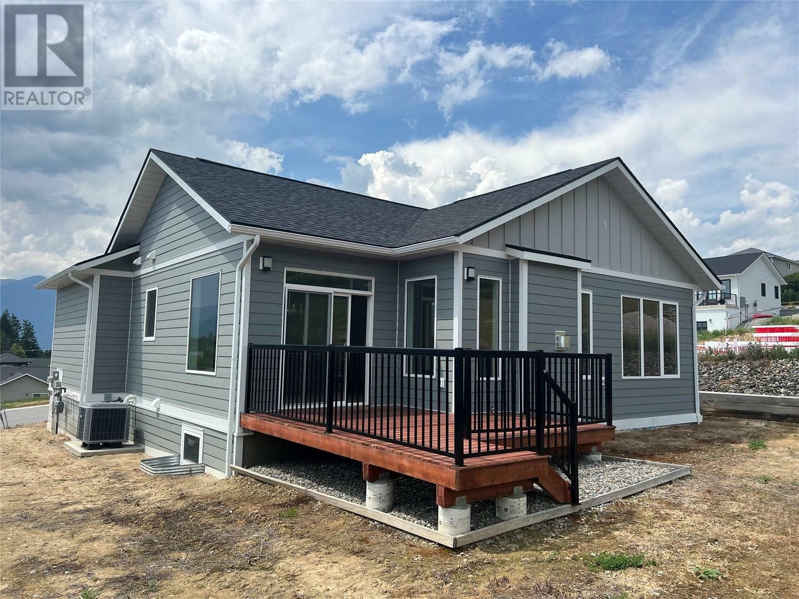 Photo de la propriété: 712 Mountain View Crescent BC V0B 1G5