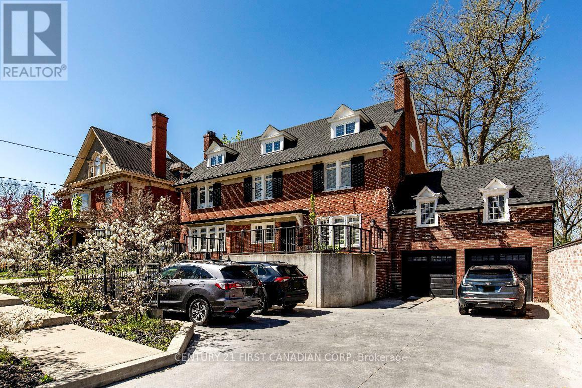 Property Photo: 653 Talbot Street ON N6A 2T6