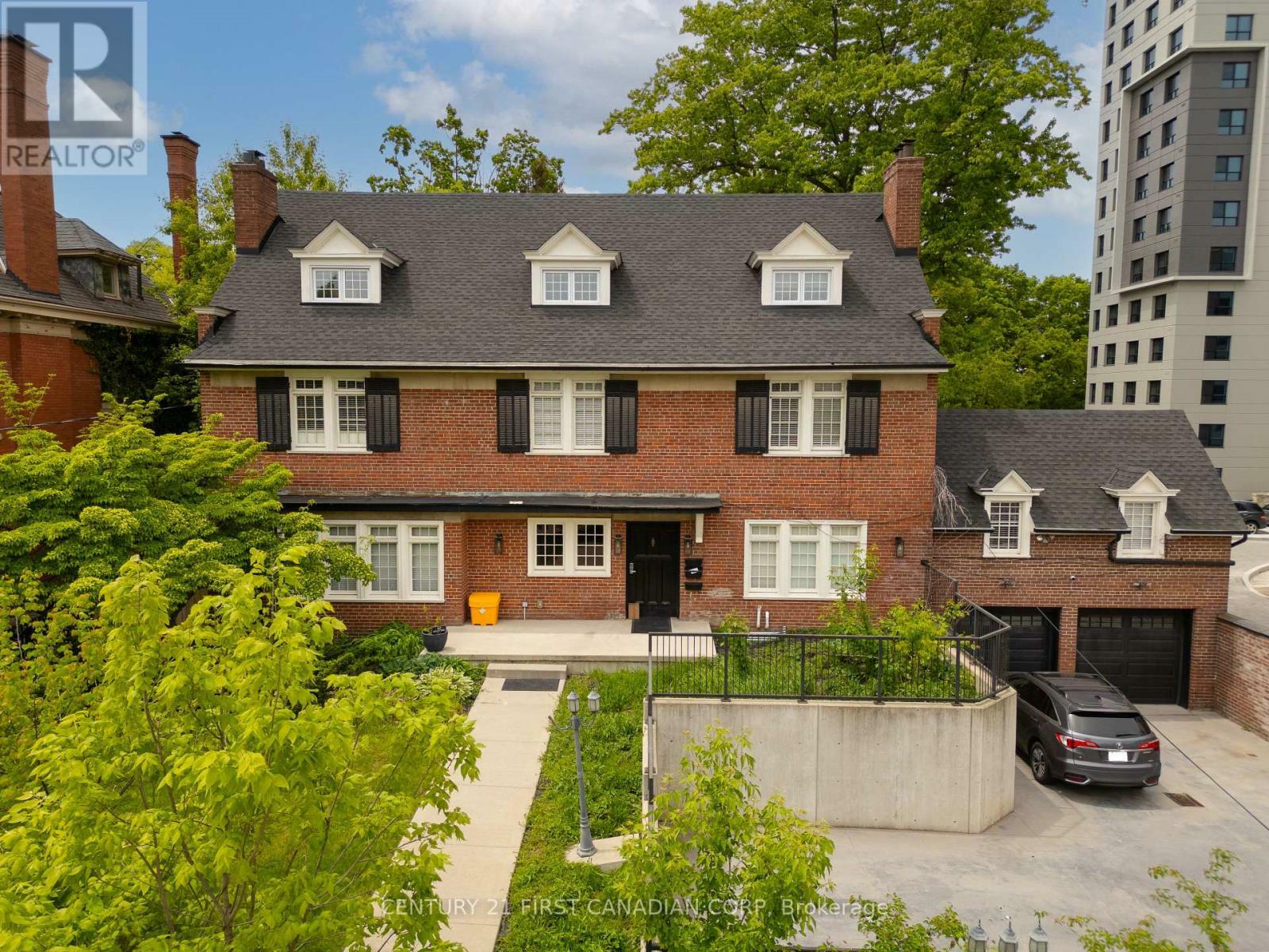 Property Photo: 653 Talbot Street ON N6A 2T6