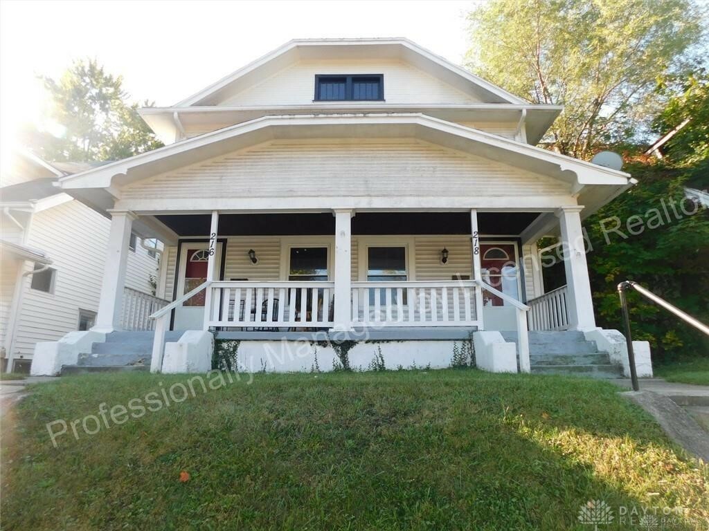 Property Photo: 218 W Fairview Avenue 216 OH 45405