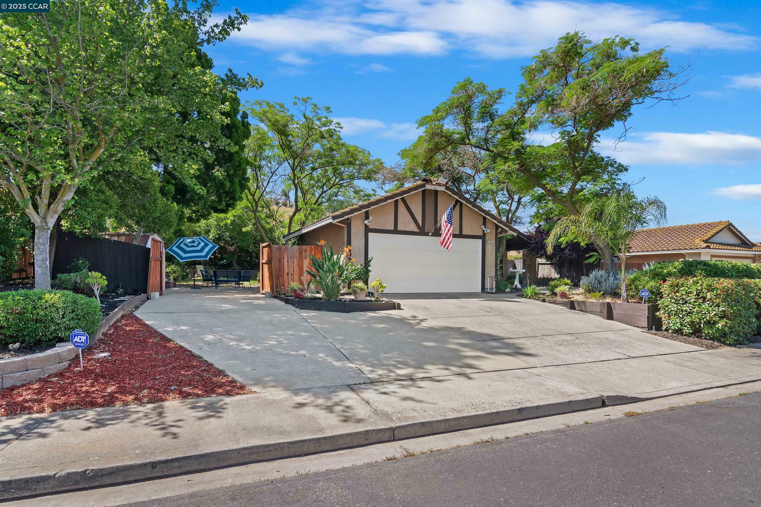 Property Photo: 2628 Asilomar Dr CA 94531