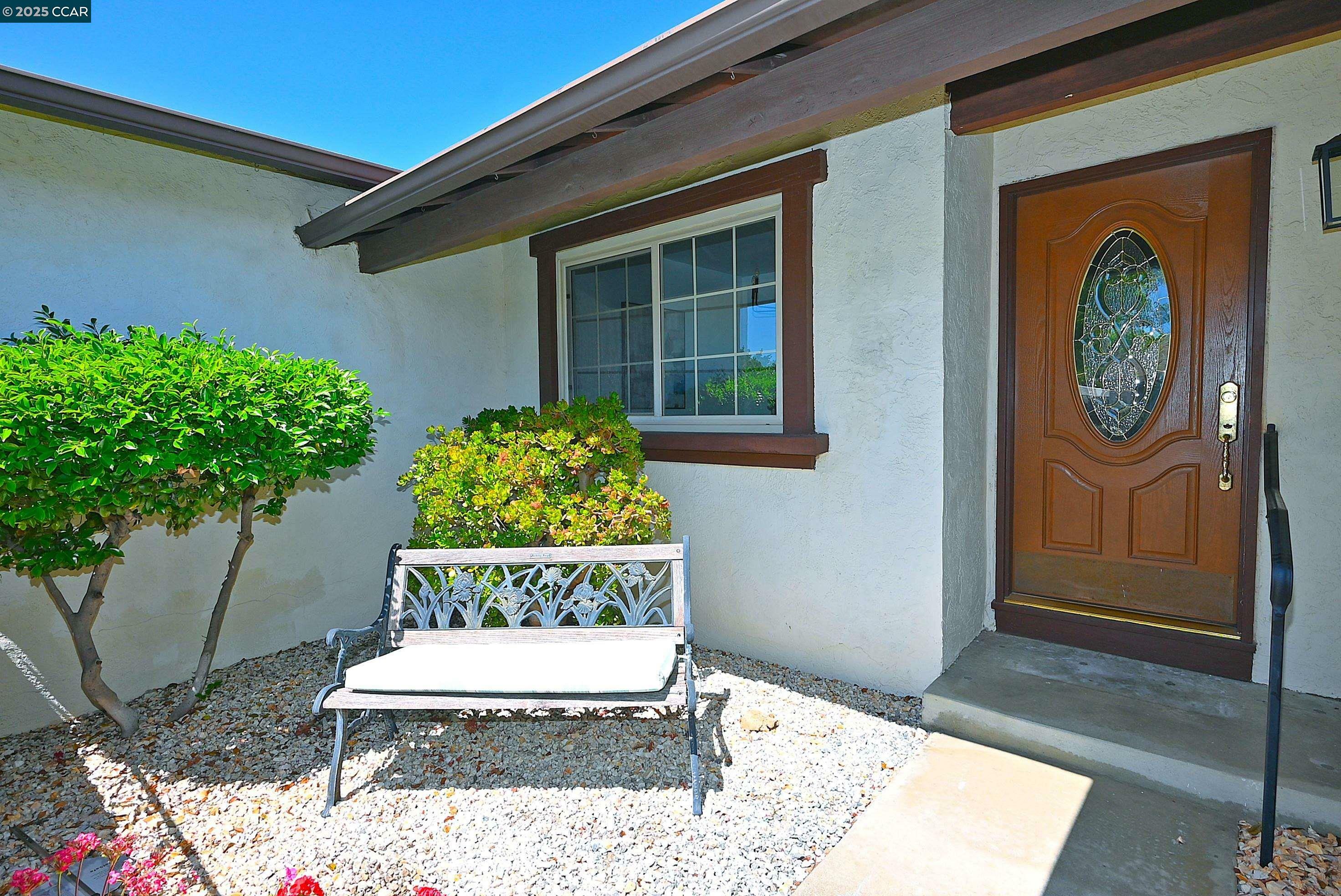 Property Photo: 1524 Martindale Dr CA 94553