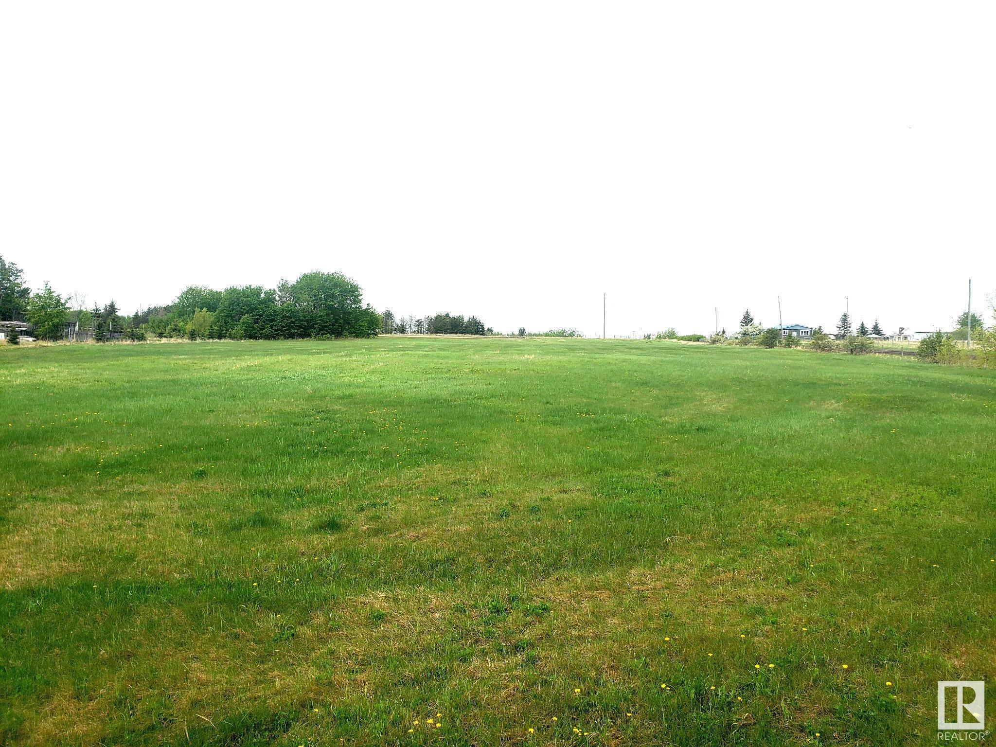 Property Photo:  33 Edouard Road  AB T0G 1L0 