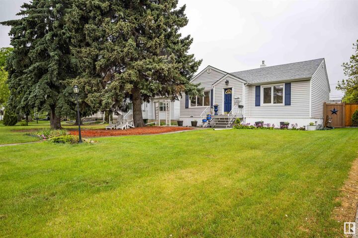 Property Photo:  10966 117 Street NW  AB T5H 3N6 