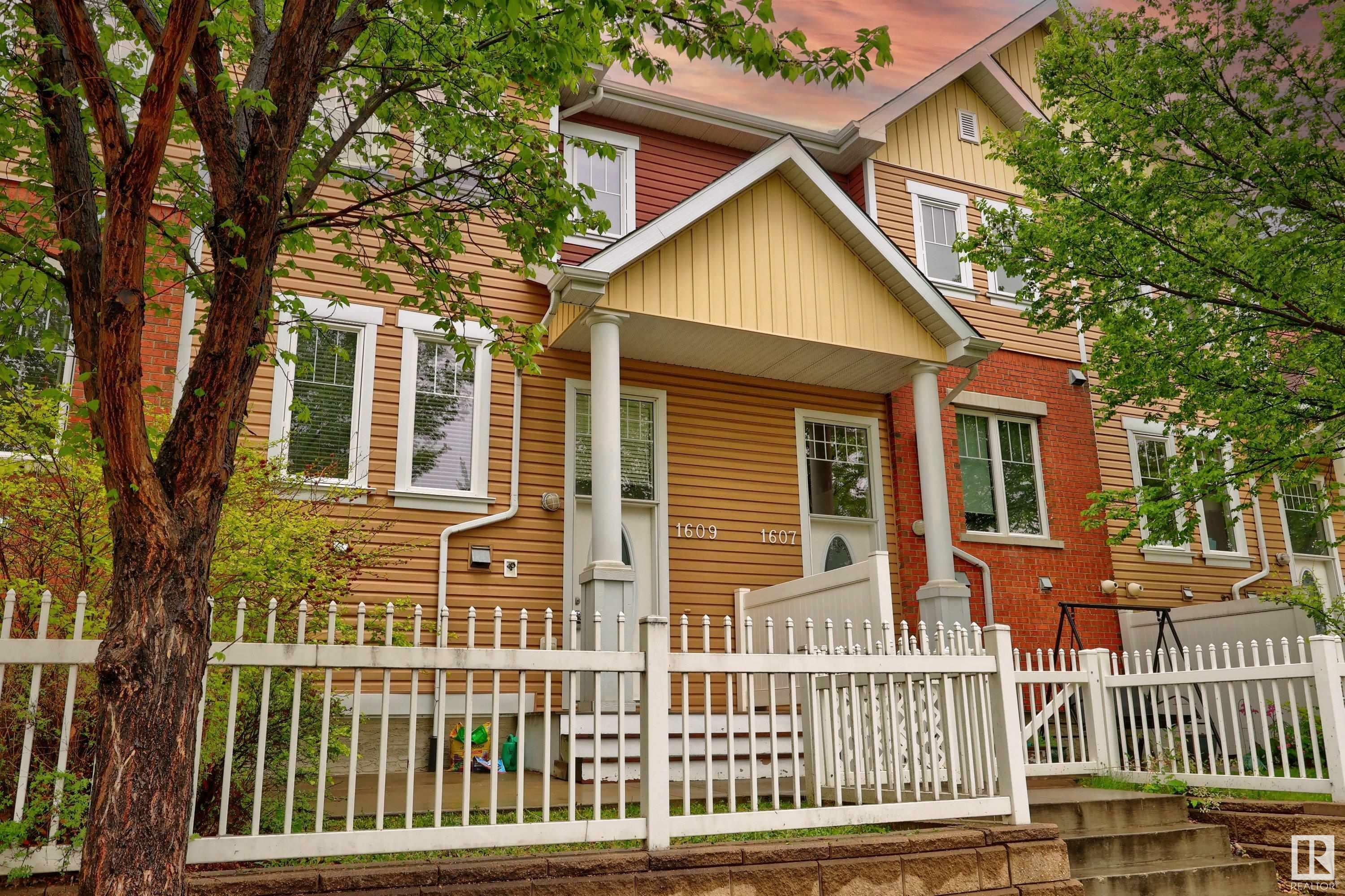 Property Photo: 1609 Towne Centre Boulevard NW AB T6R 0S3