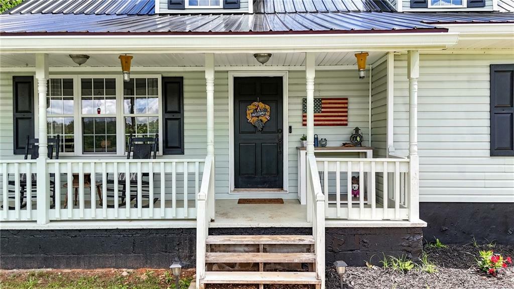 Property Photo: 687 W Price Creek Road GA 30175