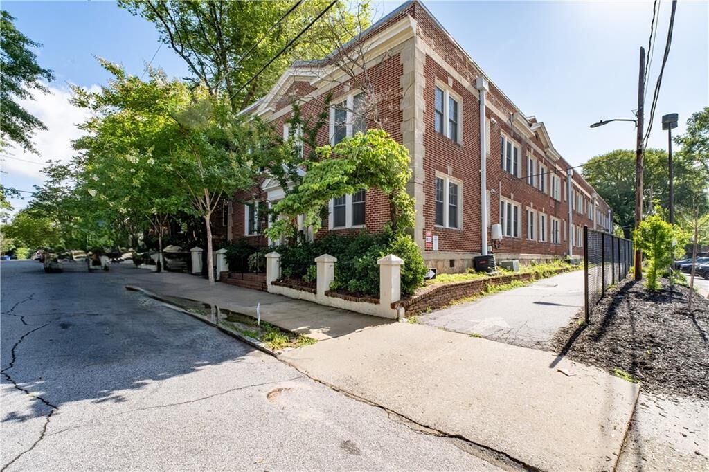Property Photo: 733 Frederica Street NE 17 GA 30306