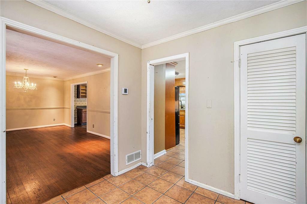 Property Photo: 5491 Valley Brook Road Southeast Road SE GA 30126