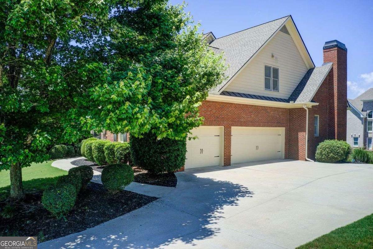 Property Photo: 737 Heritage Post Lane GA 30017