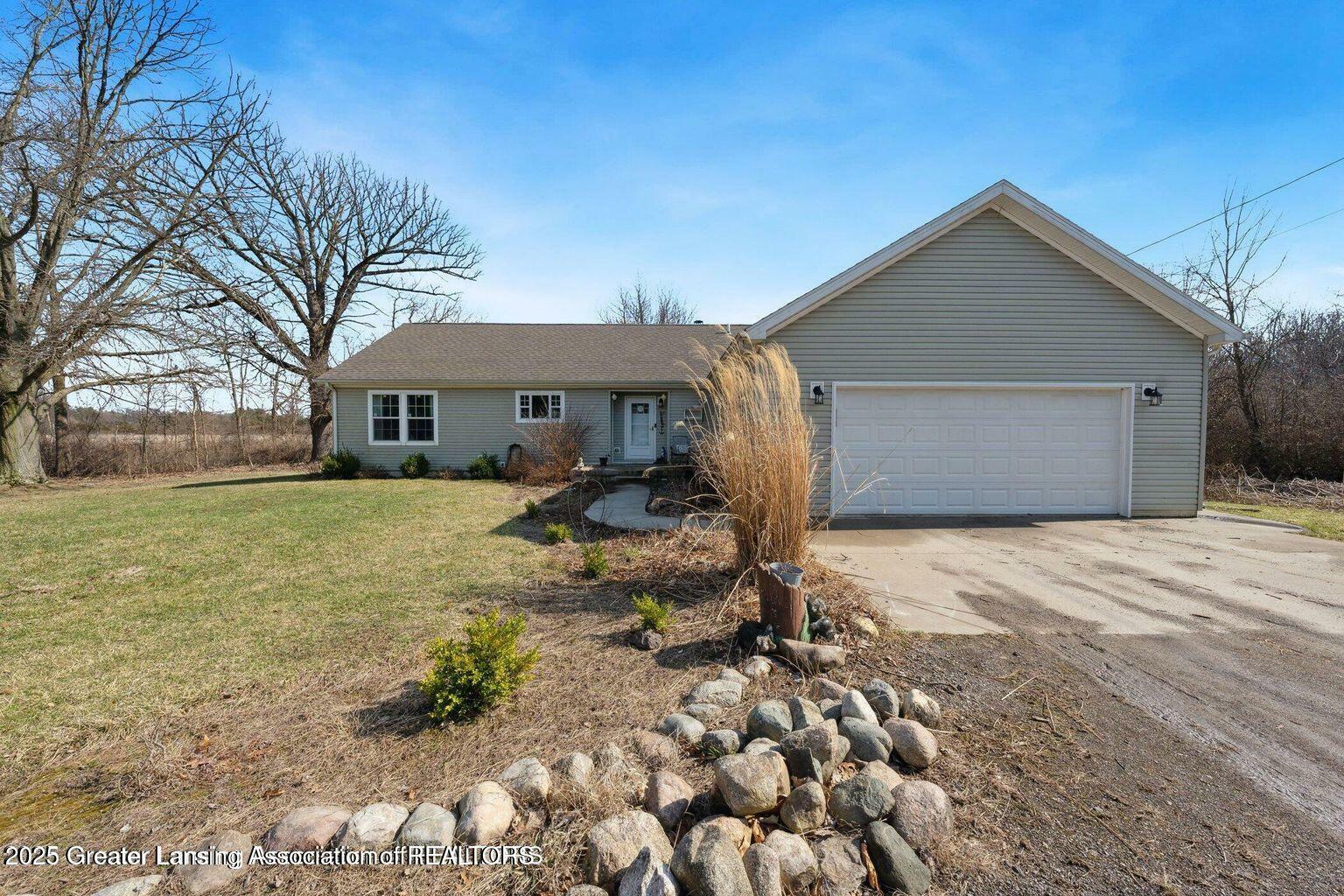 Property Photo: 18975 Doyle Court MI 48137