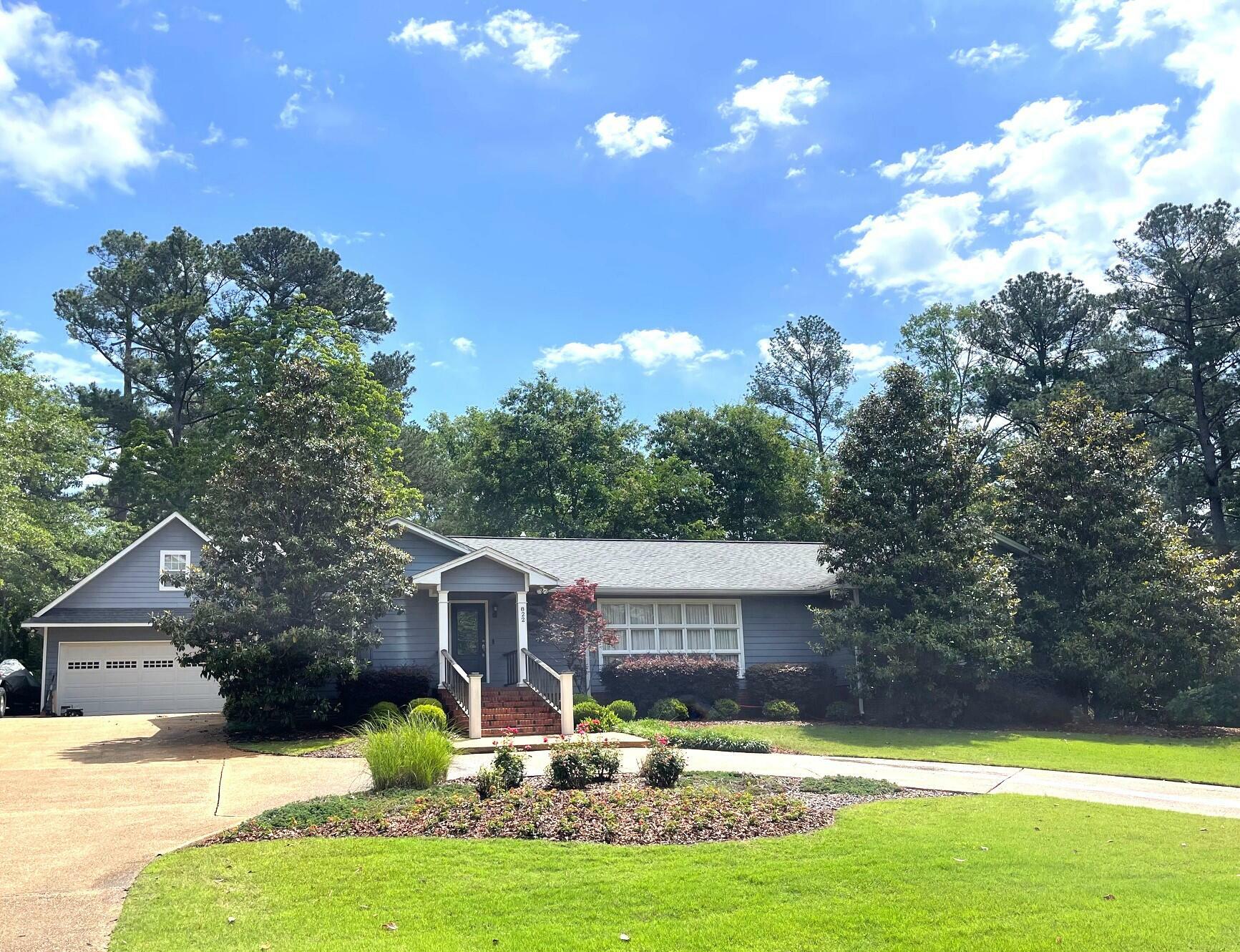 Property Photo: 822 Pine Circle MS 39759