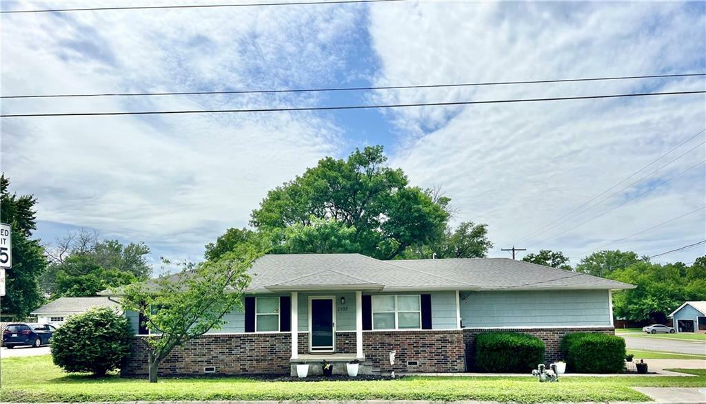 Property Photo: 2107 N 10th Street KS 67301