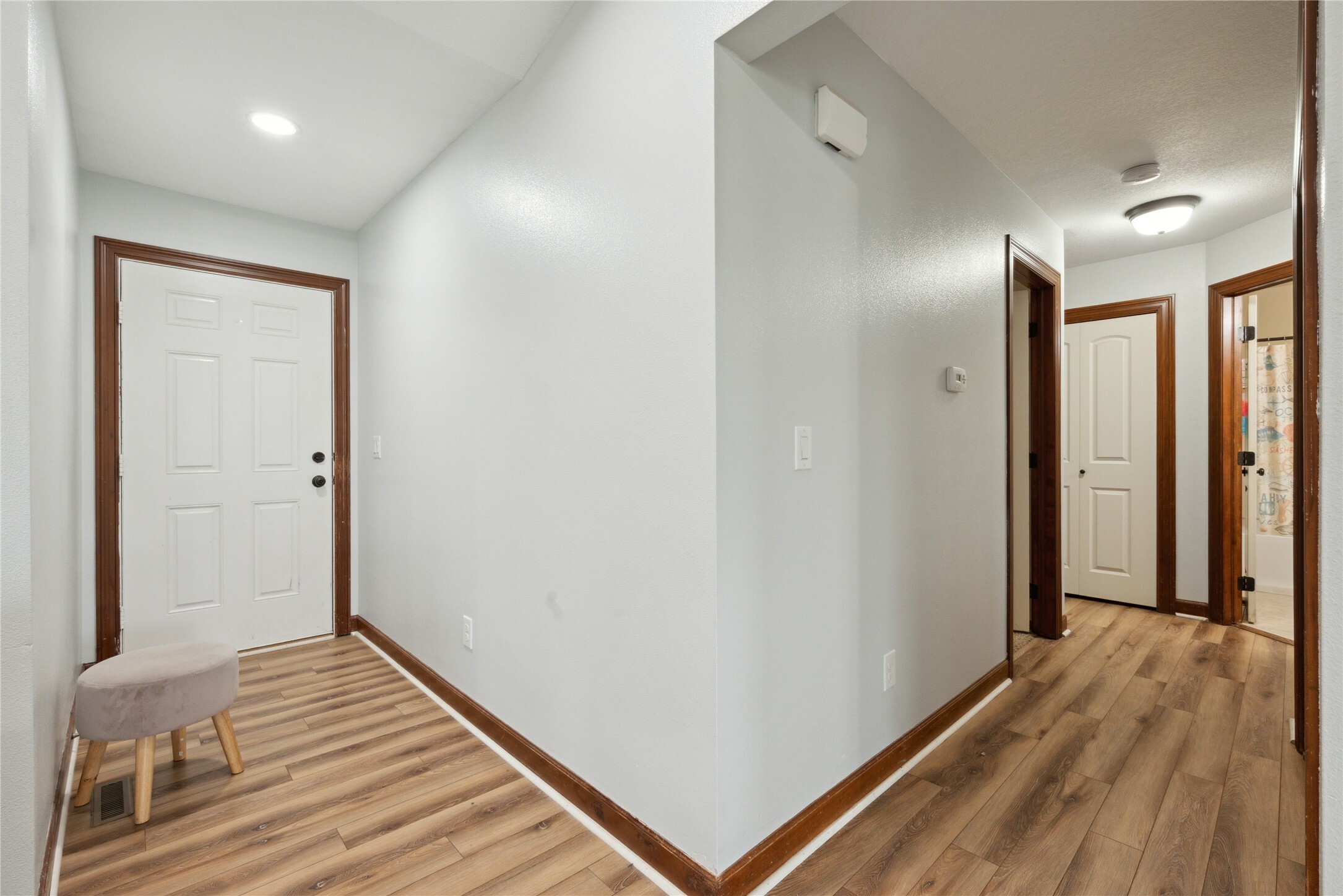 Property Photo: 725 SE Pleasant View Drive IA 50263