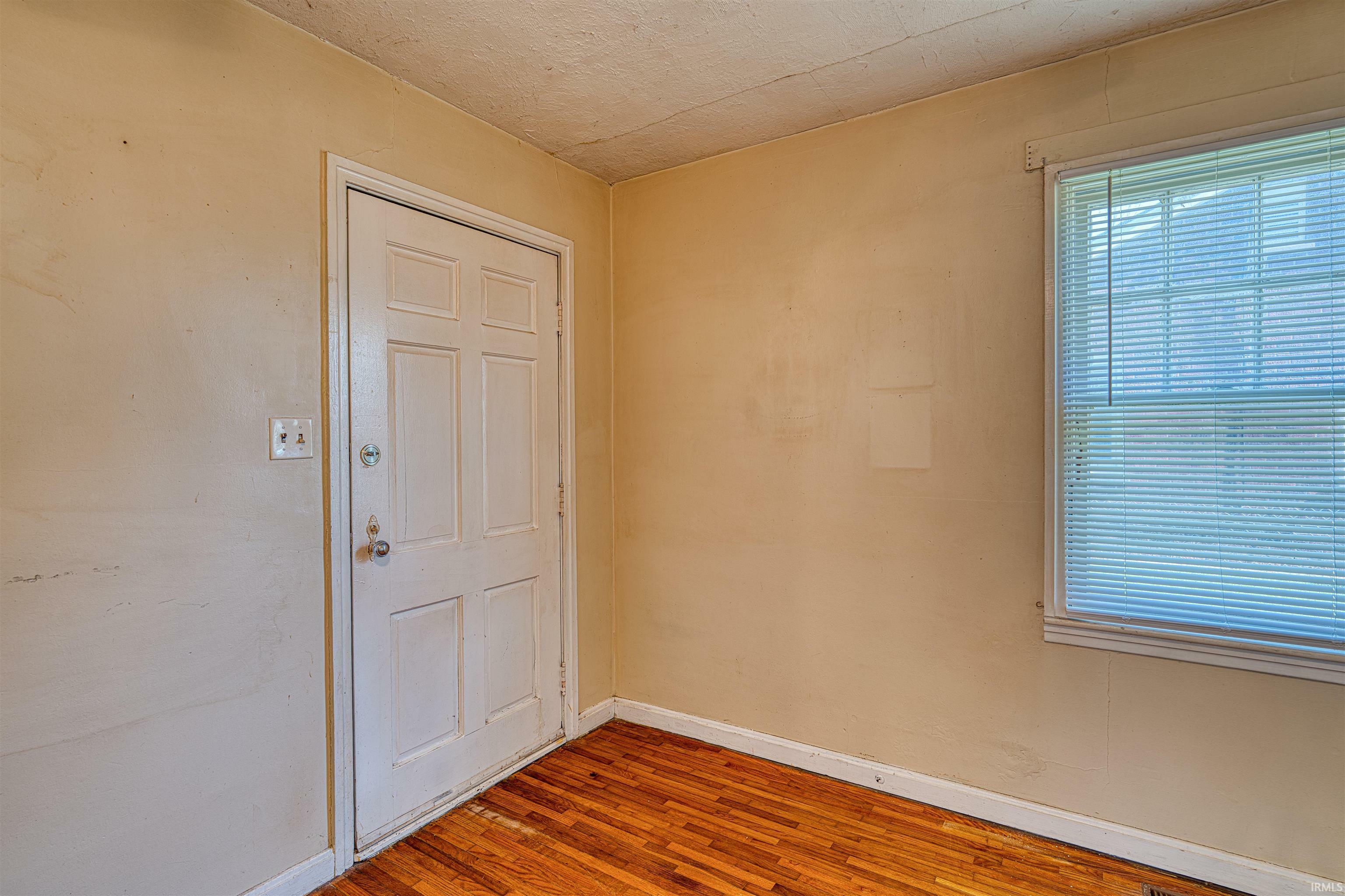 Property Photo: 1821 Harding Avenue IN 47711-4115