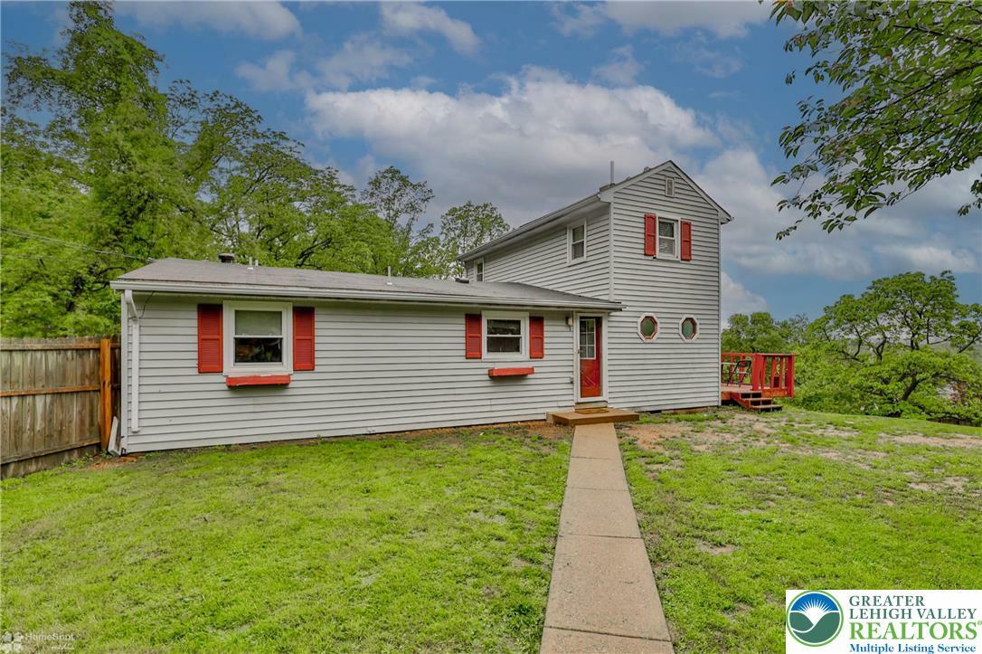 Property Photo: 717 Frost Hollow Road PA 18040