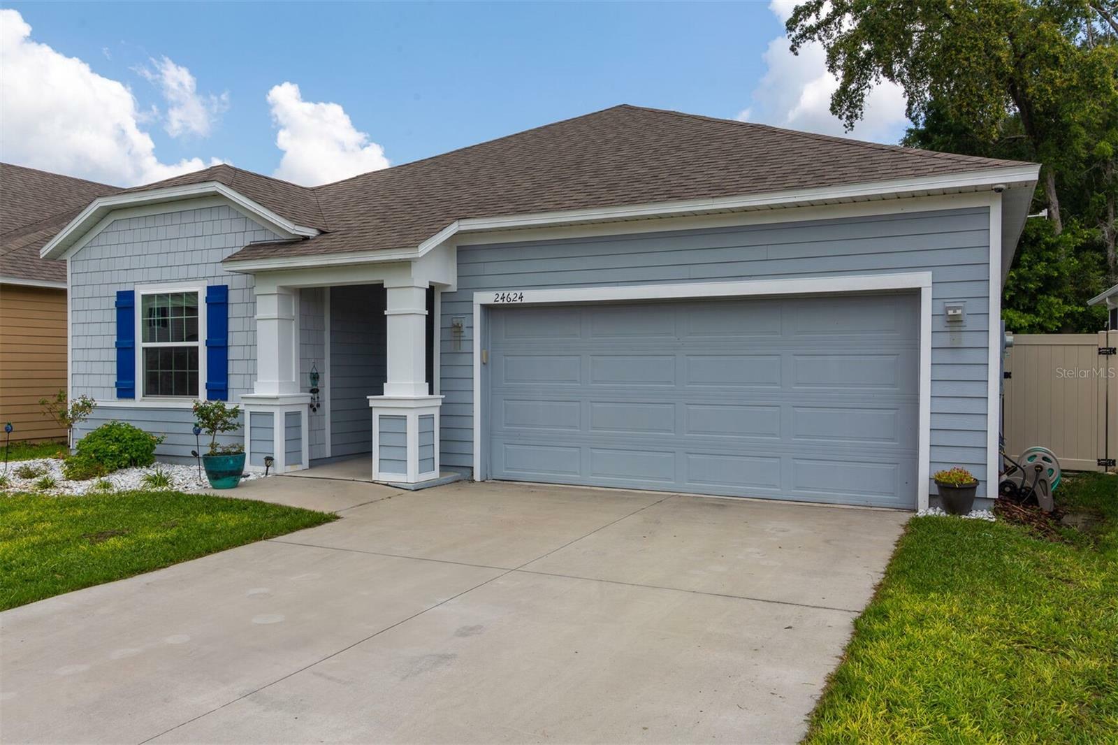 Property Photo: 24624 NW 7th Lane FL 32669