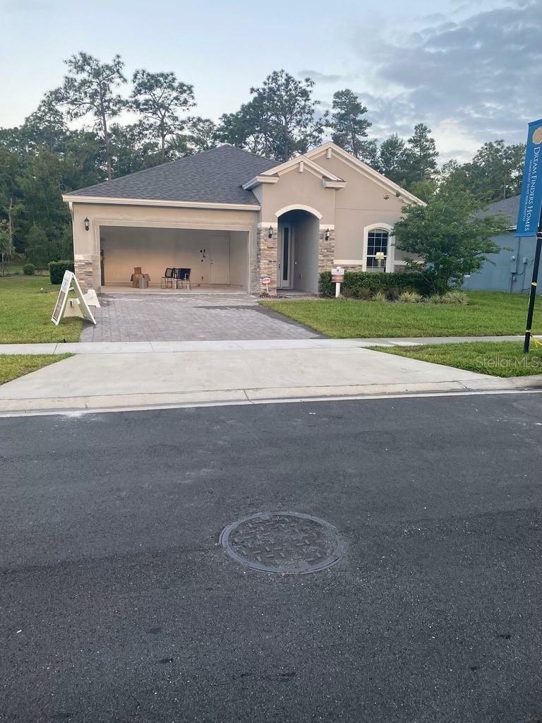 Property Photo: 1006 Landing Lane FL 32738
