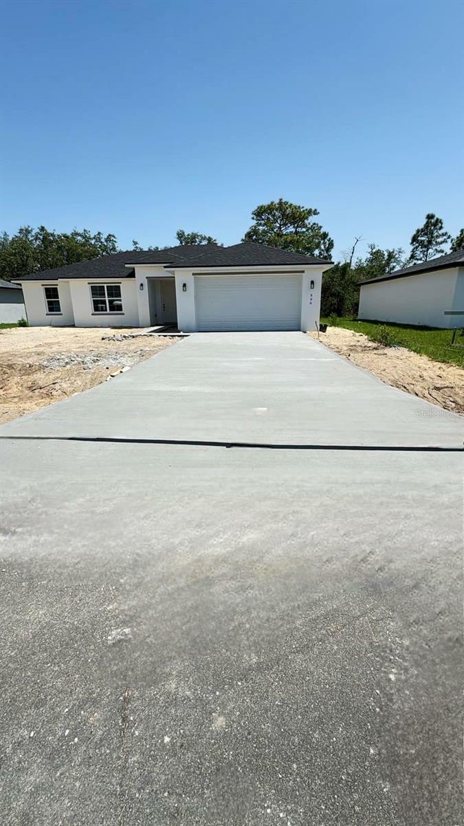Property Photo: 506 St Johns Court FL 34759