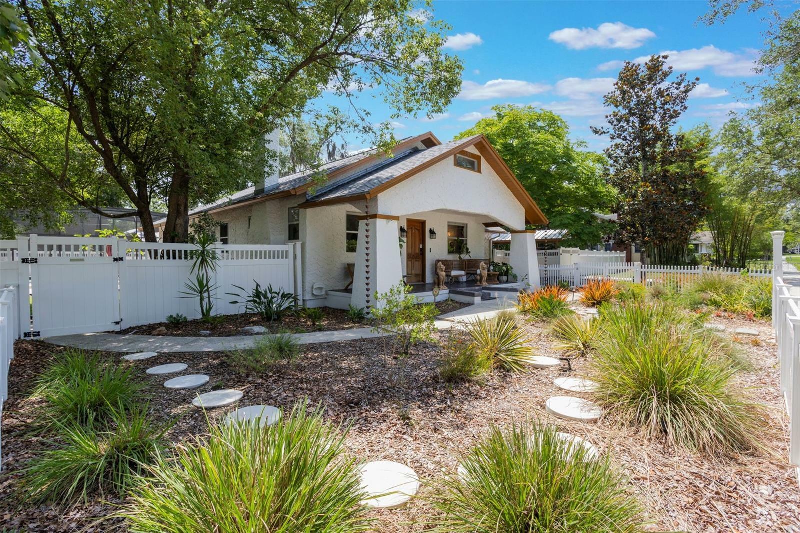 Property Photo: 1505 Magnolia Avenue FL 32771