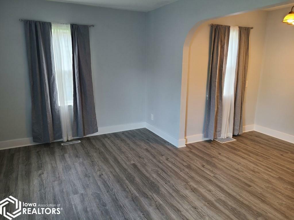 Property Photo: 1424 N Hampshire Avenue IA 50401